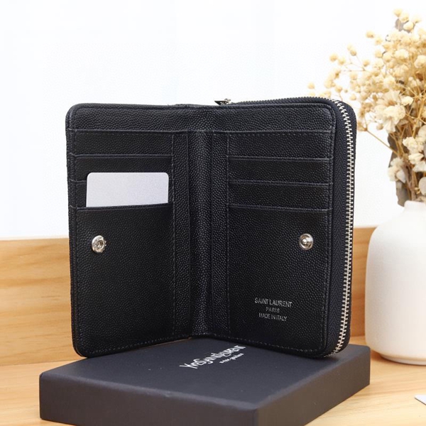 イヴサンローラン財布角部分ディテール